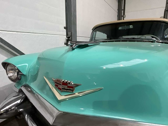 Cadillac - serie 62 - cabriolet - klassieke auto - afbeelding 37 van  38
