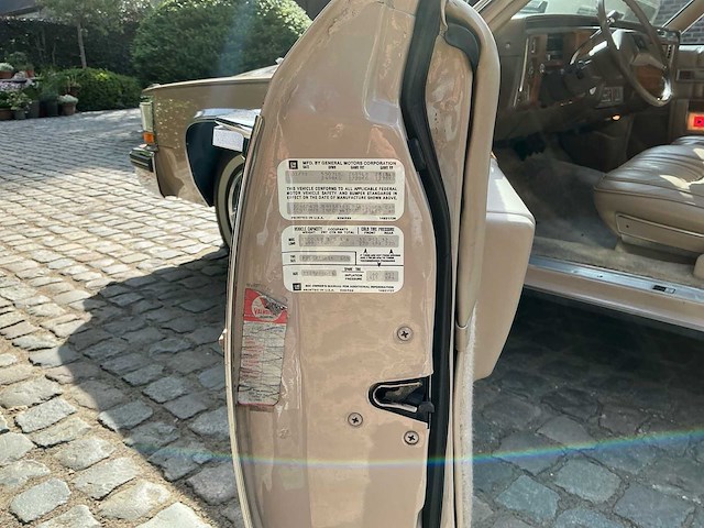 Cadillac coupe de ville oldtimer - afbeelding 17 van  39