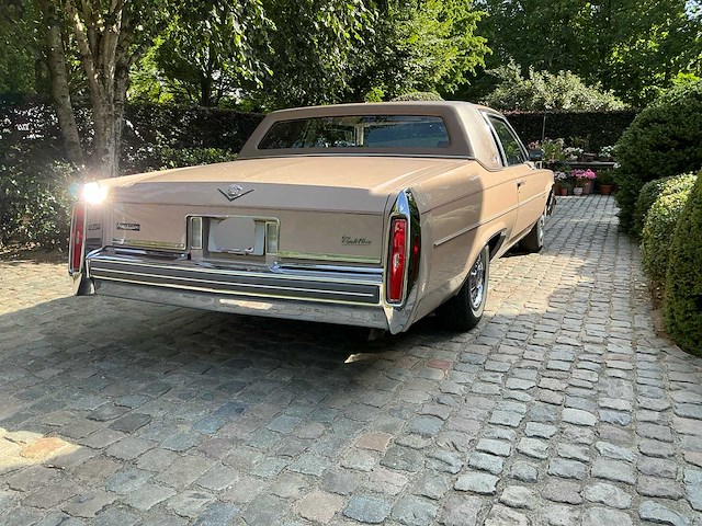 Cadillac coupe de ville oldtimer - afbeelding 35 van  39