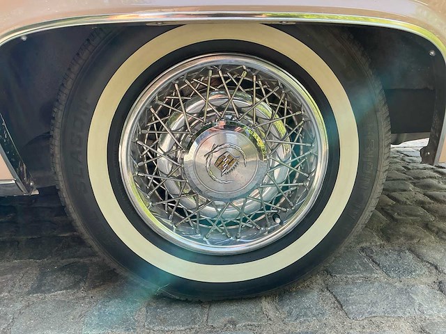 Cadillac coupe de ville oldtimer - afbeelding 2 van  39