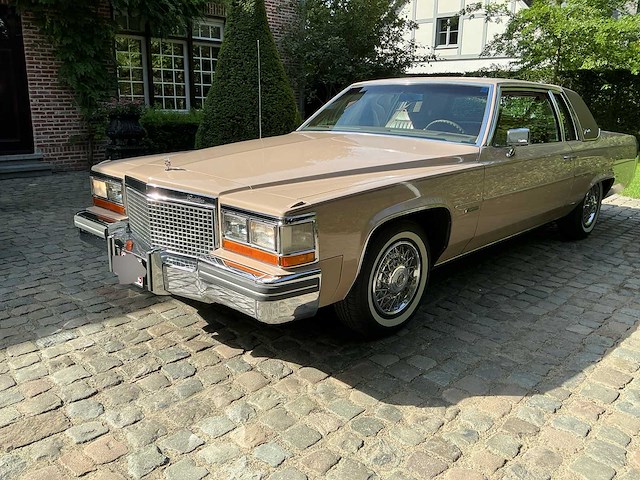Cadillac coupe de ville oldtimer - afbeelding 1 van  39