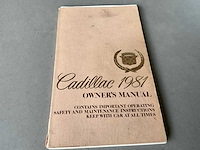 Cadillac coupe de ville oldtimer - afbeelding 33 van  39