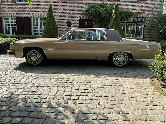 Cadillac coupe de ville oldtimer - afbeelding 7 van  26