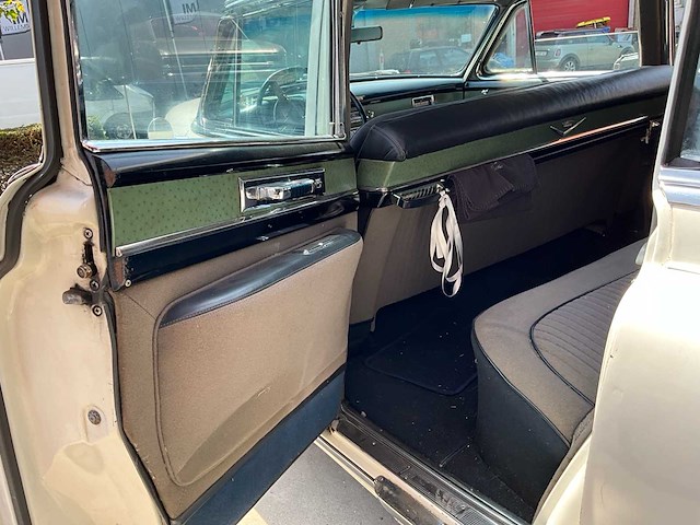 Cadillac fleetwood oldtimer - afbeelding 11 van  30