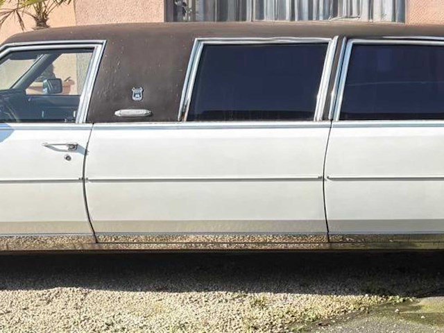 Cadillac fleetwood oldtimer - afbeelding 7 van  11