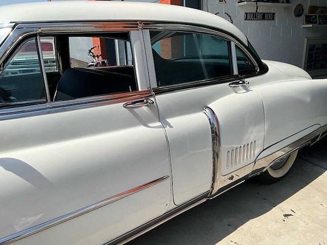 Cadillac fleetwood oldtimer - afbeelding 16 van  26