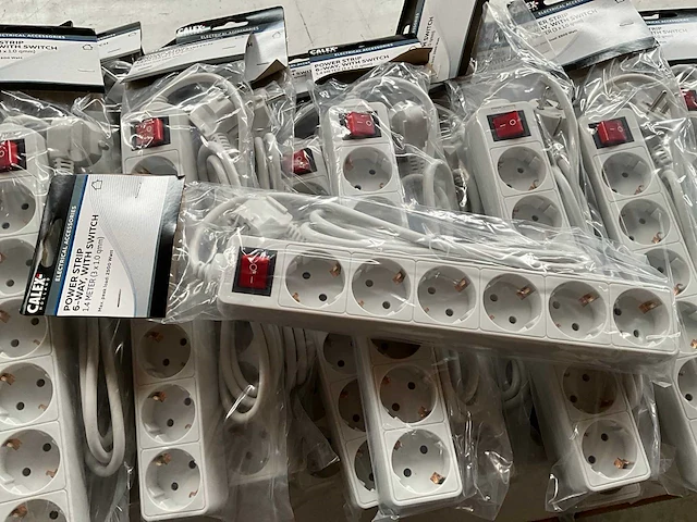 Calex stekkerdoos 6-voudig 1,4 meter met switch (25x) - afbeelding 2 van  4