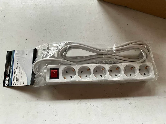 Calex stekkerdoos 6-voudig 5 meter met switch (10x) - afbeelding 3 van  6