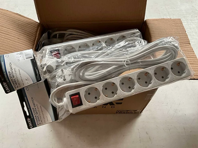 Calex stekkerdoos 6-voudig 5 meter met switch (10x) - afbeelding 2 van  6