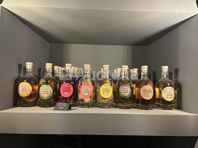 Calvados gerangschikt 48x50cl - afbeelding 1 van  5