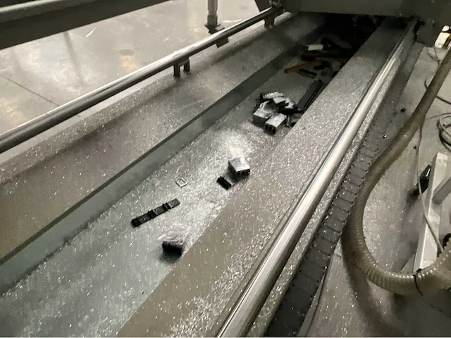 Calvet industriële cnc gestuurde zaagmachine-installatie - afbeelding 13 van  38