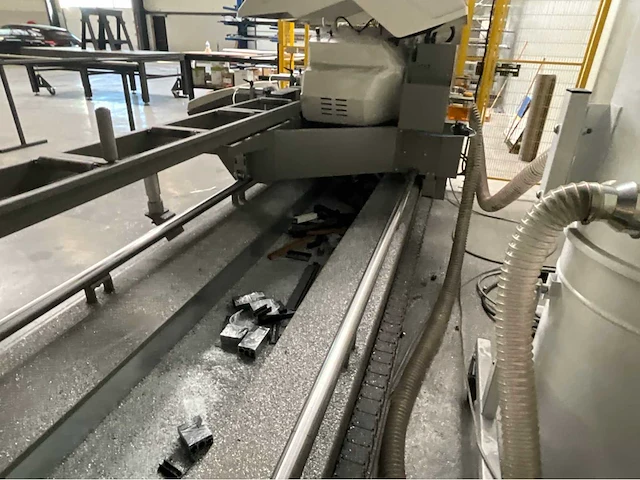 Calvet industriële cnc gestuurde zaagmachine-installatie - afbeelding 10 van  38