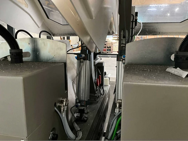 Calvet industriële cnc gestuurde zaagmachine-installatie - afbeelding 18 van  38