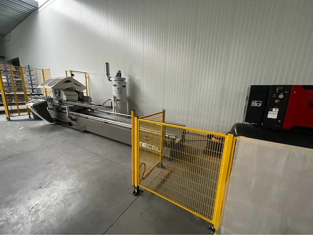 Calvet industriële cnc gestuurde zaagmachine-installatie - afbeelding 36 van  38