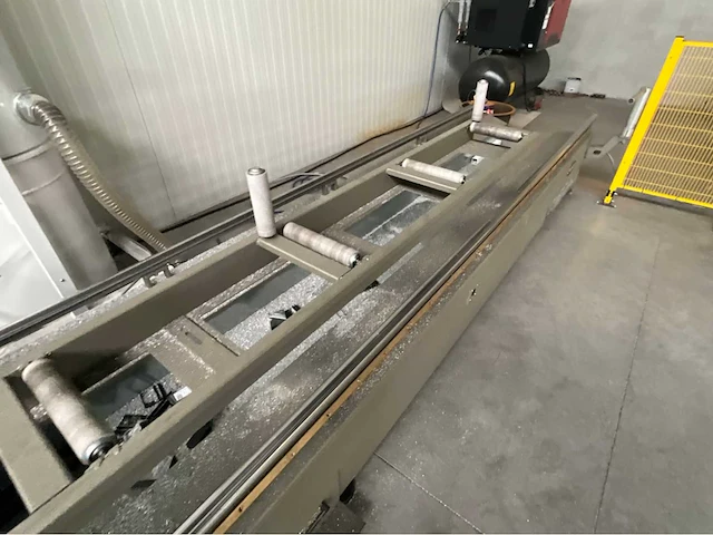 Calvet industriële cnc gestuurde zaagmachine-installatie - afbeelding 31 van  38