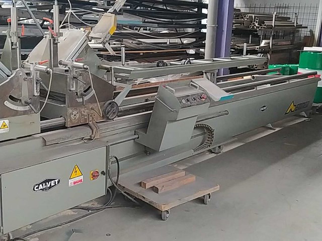Calvet two-head angle cutter voor metalen chassis - afbeelding 1 van  5