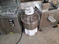 Cam - various kitchen equipment