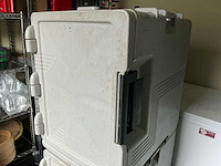 Cambro warmhoud koffer met rijdend onderstel. (2x) - afbeelding 1 van  7