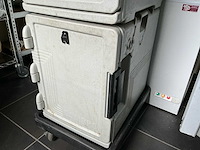 Cambro warmhoud koffer met rijdend onderstel. (2x) - afbeelding 2 van  7
