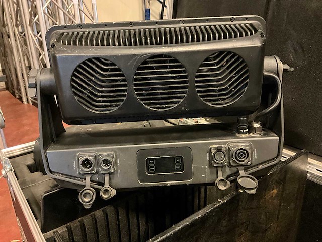 Cameo zenit w600 led wash light (4x) - afbeelding 2 van  6