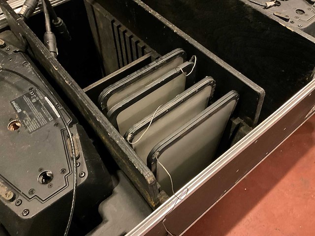 Cameo zenit w600 led wash light (4x) - afbeelding 3 van  3