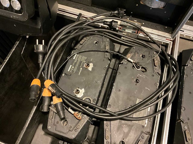 Cameo zenit w600 led wash light (4x) - afbeelding 2 van  4