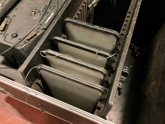 Cameo zenit w600 led wash light (4x) - afbeelding 3 van  4