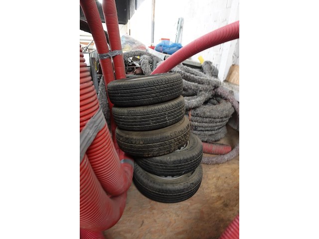 Camionband + 5x diverse banden - afbeelding 4 van  4