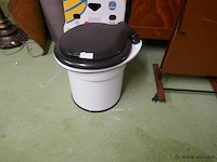 Campingtoilet - afbeelding 1 van  2