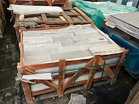 Candela grijs natuursteen tuintegel - afbeelding 1 van  4