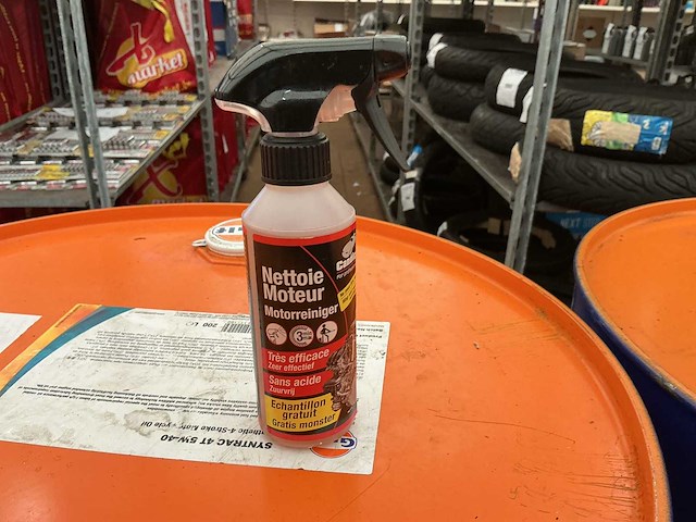 Candicar,inhoud 250 ml zuurvrije motorreiniger (6x) - afbeelding 1 van  1