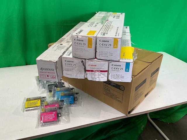 Canon en kyocera - toner (15x) - afbeelding 1 van  5