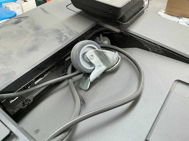 Canon f810200 printer op mobiele bijzettafel/bureau - afbeelding 8 van  8