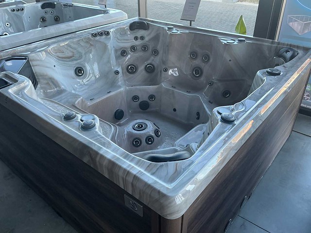 Capilano sterling silver jacuzzi - afbeelding 1 van  8