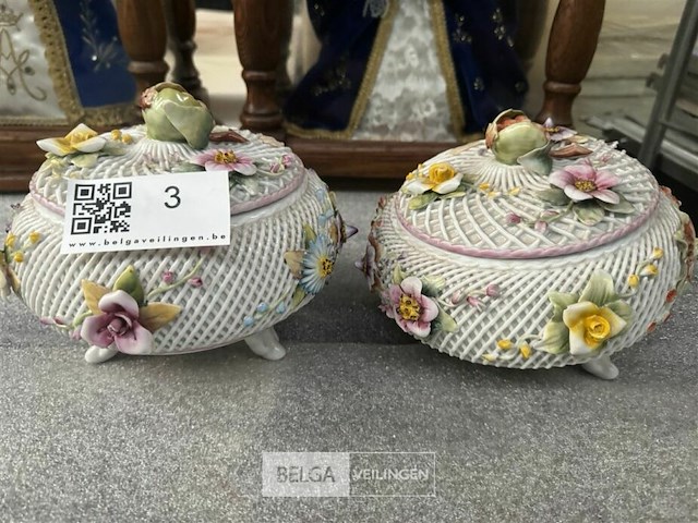 Capodimonte porseleinen dekseldoosjes - afbeelding 1 van  3