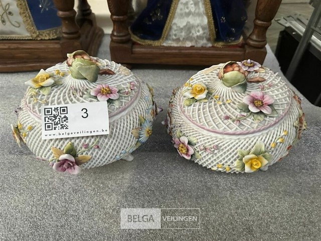 Capodimonte porseleinen dekseldoosjes - afbeelding 2 van  3