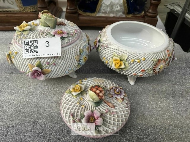 Capodimonte porseleinen dekseldoosjes - afbeelding 3 van  3