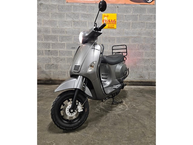 Capri santini (vespa model) - afbeelding 1 van  7