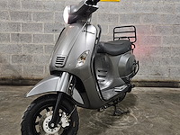 Capri santini (vespa model) - afbeelding 1 van  7