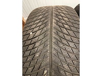 Car tyre - afbeelding 2 van  3
