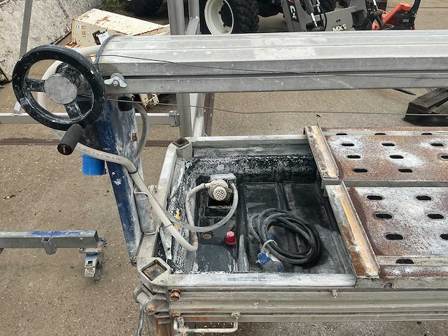 Carat tegelzaagmachine 380 v met tafel - afbeelding 3 van  3