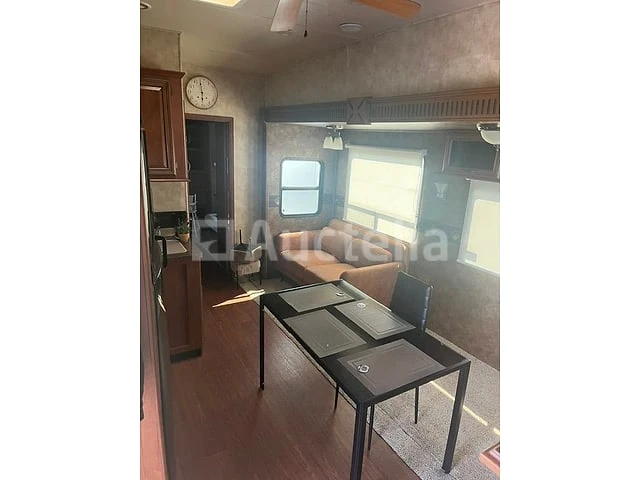 Caravan - forest river - sierra - afbeelding 8 van  10