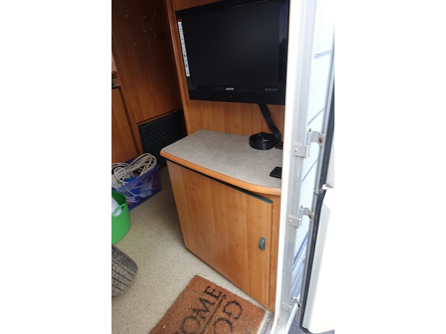 Caravan hymer - afbeelding 2 van  18