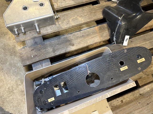 Carbon dashboard met stack schakellamp - afbeelding 1 van  3