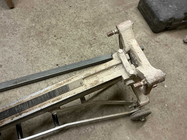 Cardi diamanboormachine op statief - afbeelding 7 van  8