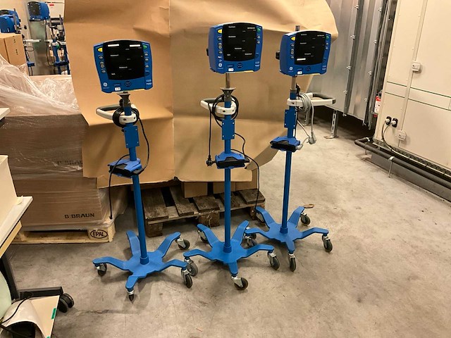 Carescape v100 digitale bloeddrukmeter(3x) - afbeelding 1 van  9