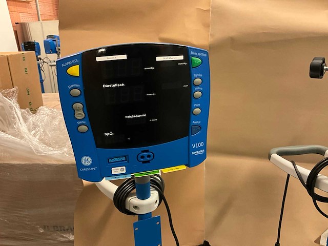 Carescape v100 digitale bloeddrukmeter(3x) - afbeelding 3 van  9