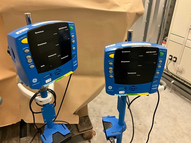 Carescape v100 digitale bloeddrukmeter(3x) - afbeelding 5 van  8