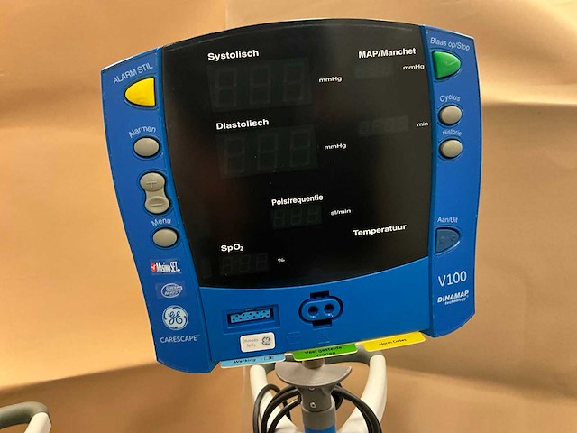 Carescape v100 digitale bloeddrukmeter(3x) - afbeelding 7 van  10