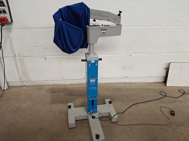 Carll zeiss microscope opmi 1-fc on universal s2 floorstand - afbeelding 10 van  18